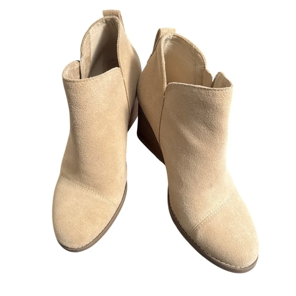 TOMS Goldie Wedge Heel Bootie Oatmeal Suede‎ NWOB Size 8 1/2